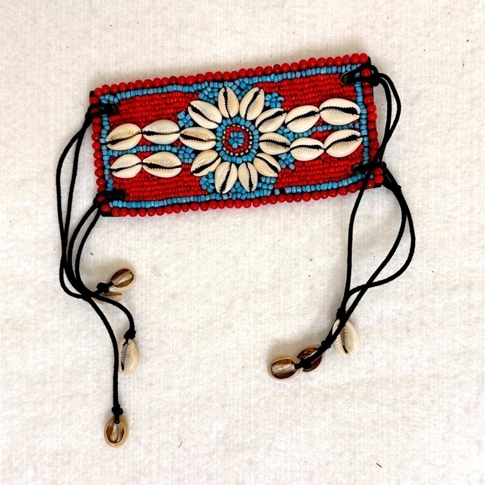 Native American HANDMADE Beaded Cuff Bracelet with shells floral motif 5.5”x2.5”